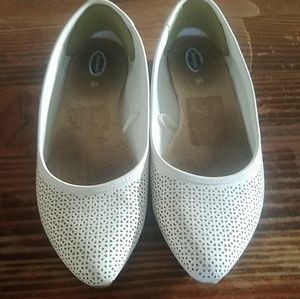Dr. Scholls pointed flats